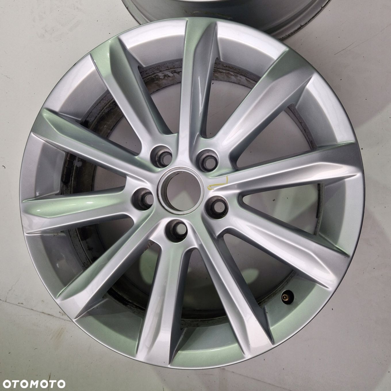 VW PASSAT B8 3GO 17" 5x112 ET41 - 1