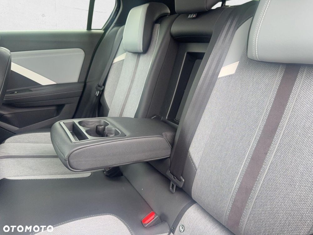Opel Astra 1.2 T Elegance S&S - 23
