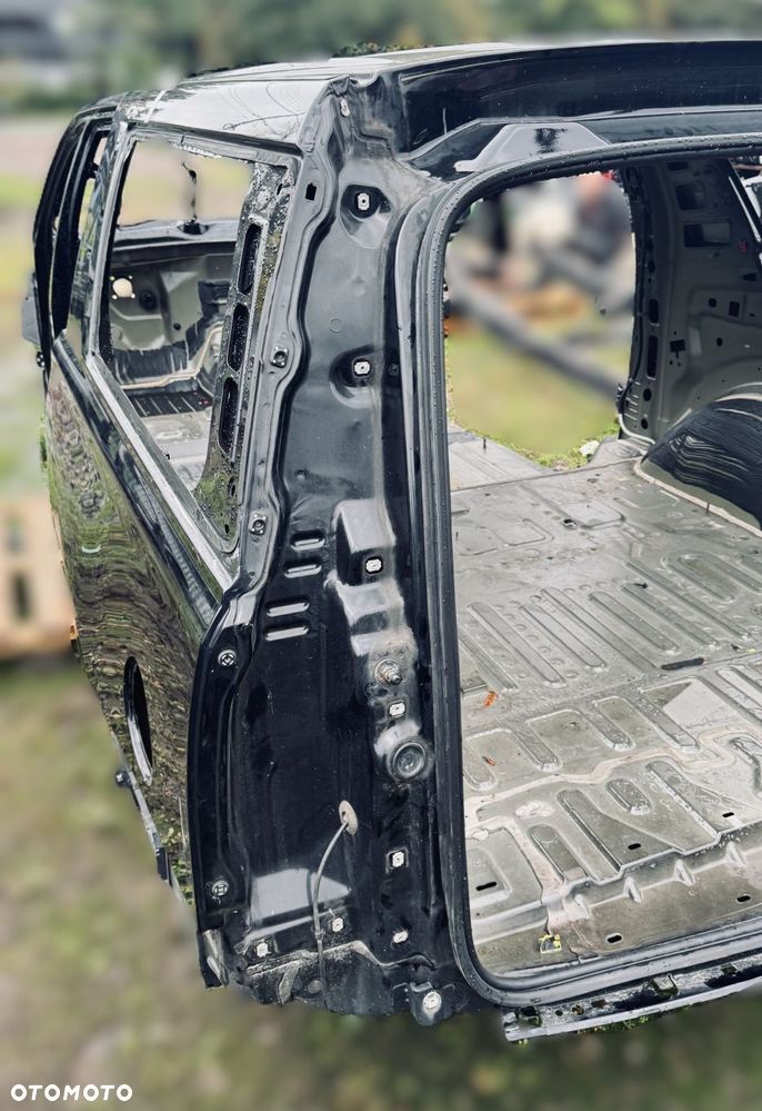 P8 GMC YUKON XL DENALI IV 2015 - ESCALADE ESV BŁOTNIK LEWY  TYŁ ĆWIARTKA - 2