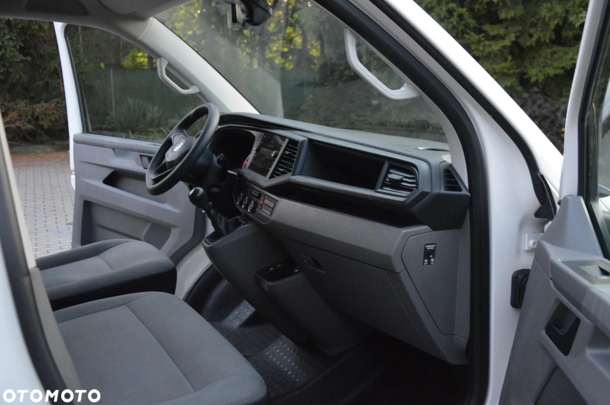 Volkswagen TRANSPORTER T6.1 - 11
