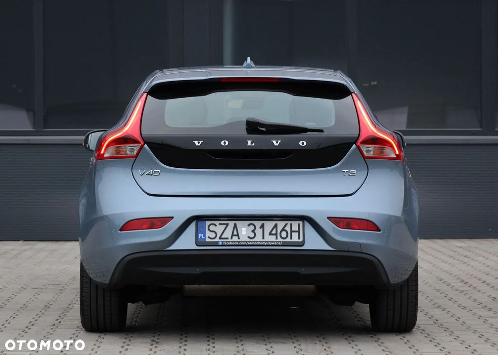 Volvo V40 T2 Momentum - 41