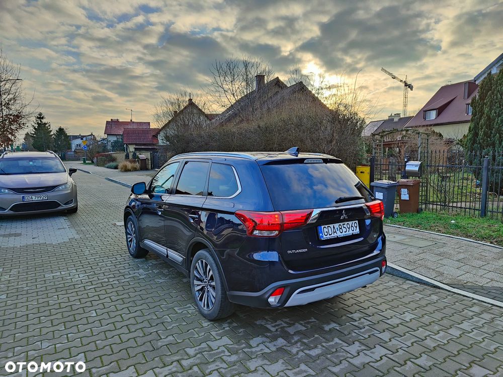 Mitsubishi Outlander - 7