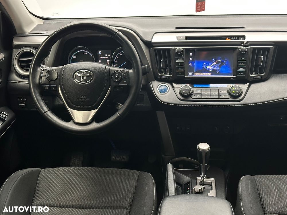 Toyota RAV4 - 11