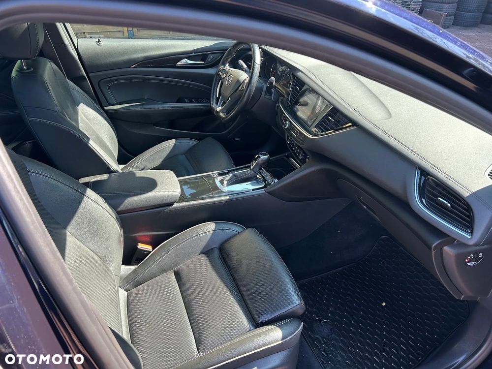 Opel Insignia 2.0 T 4x4 Exclusive S&S - 11
