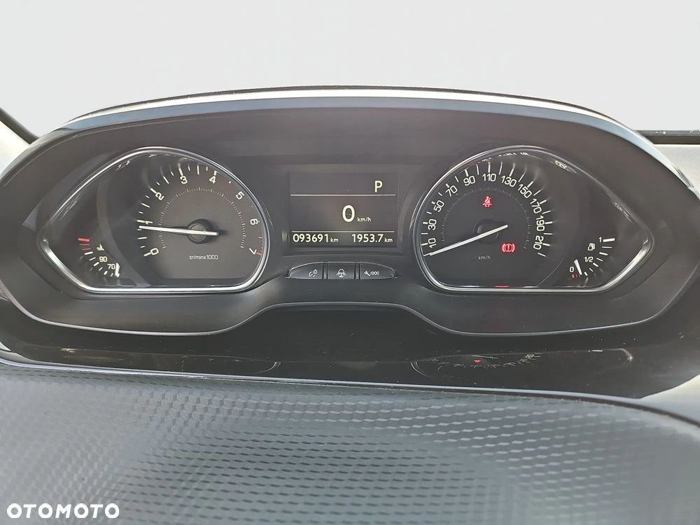 Peugeot 2008 1.2 Pure Tech Allure S&S EAT6 - 18