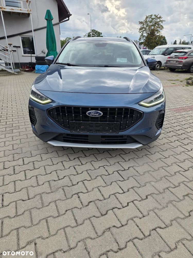 Ford Focus 2022 photo 2