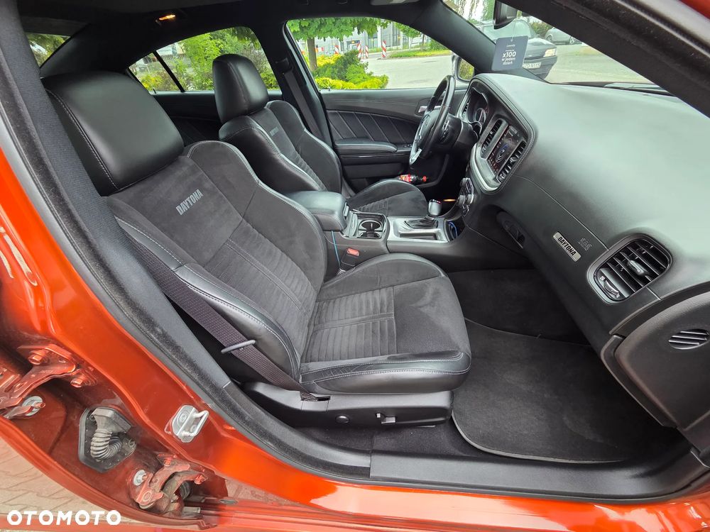 Dodge Charger 5.7 R/T Daytona - 32