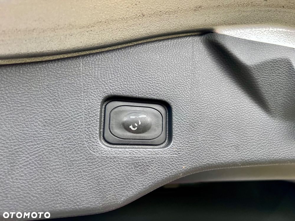 Ford Mondeo SW 2.0 TDCi S&S PowerShift-Aut Titanium - 23