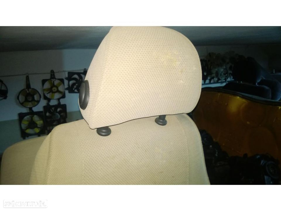 Jogo Bancos Alfa 147 3 portas - 2