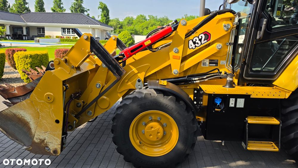 Caterpillar KOPARKO ŁADOWARKA CAT 432. 101 KONI. AUTOMATYCZNA SKRZYNIA BIEGÓW.  JOYSTICK. 3 ŁYŻKI. ROK PRODUKCJI 2023. KUPOWANA I ODBIERANA W 2024. BARDZO MAŁY PRZEBIEG JEDYNE 325 MTh. KLIMATYZACJA.  WEBASTO. STAN JAK FABRYCZNIE NOWA - 31
