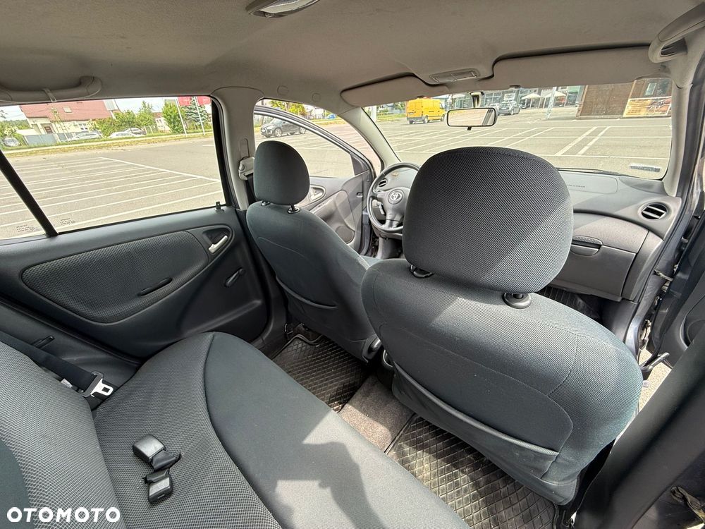Toyota Yaris 1.0 Sol - 11