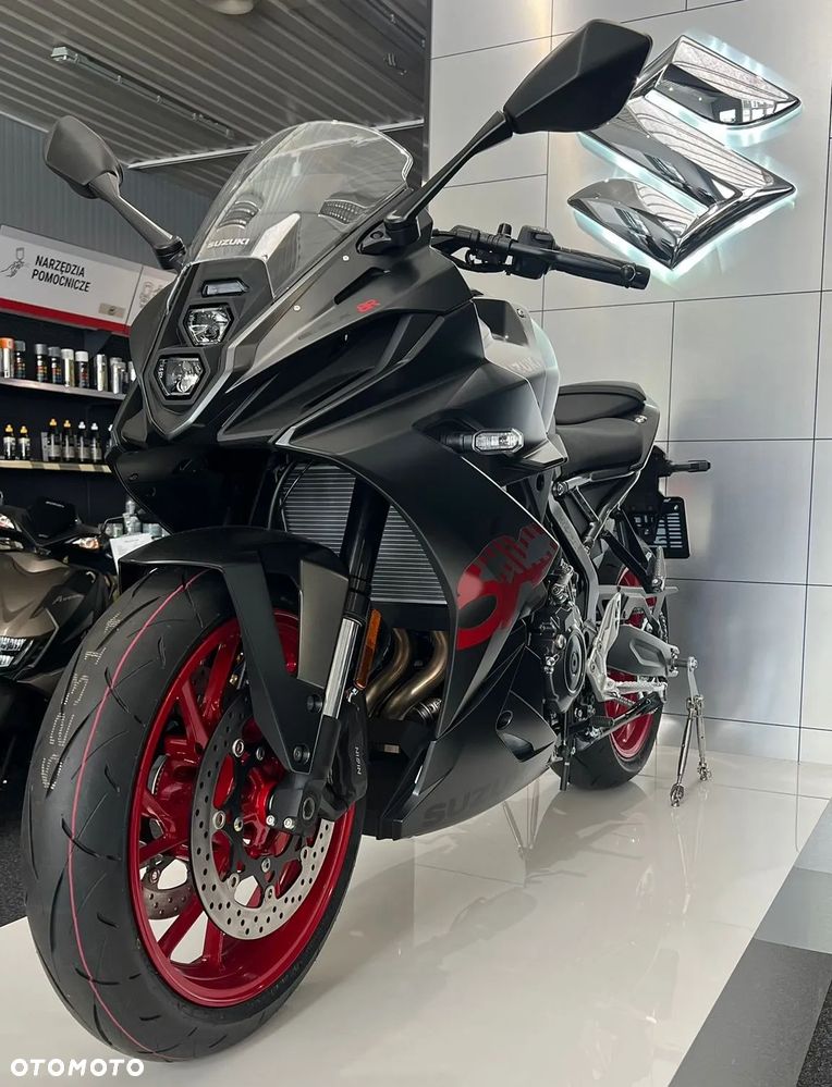 Suzuki GSX-R - 6