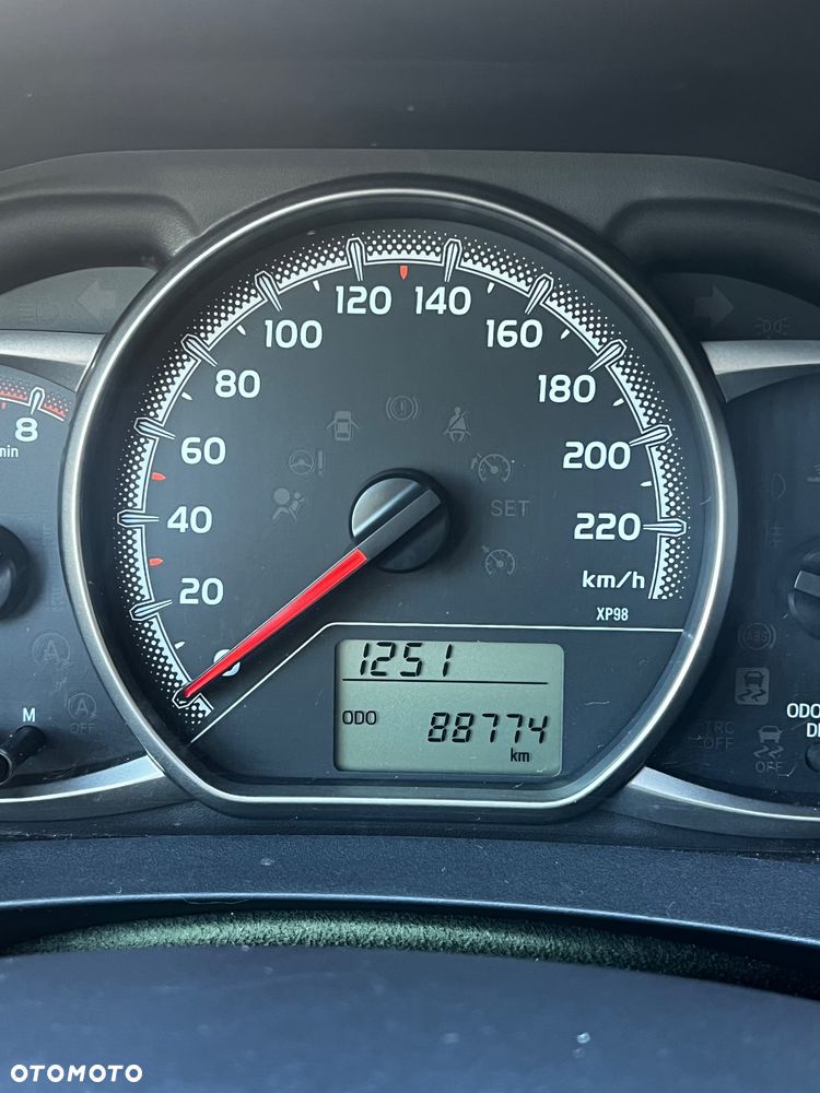 Toyota Yaris - 8