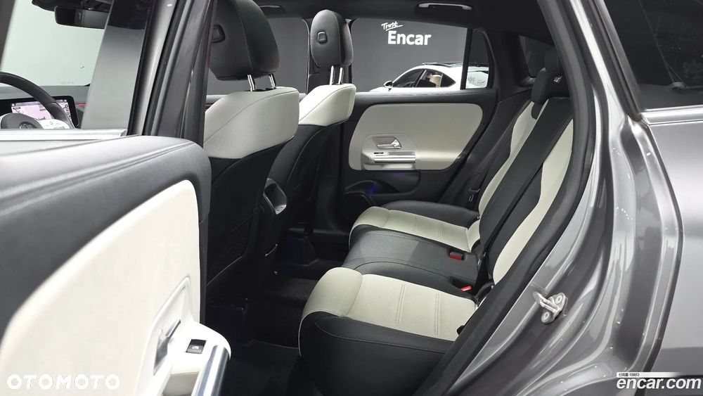 Mercedes-Benz GLA 250 4Matic 8G-DCT AMG Line - 12