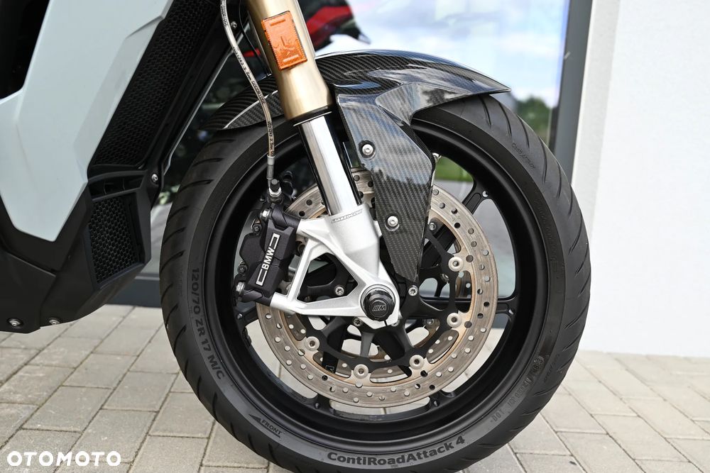BMW XR - 15