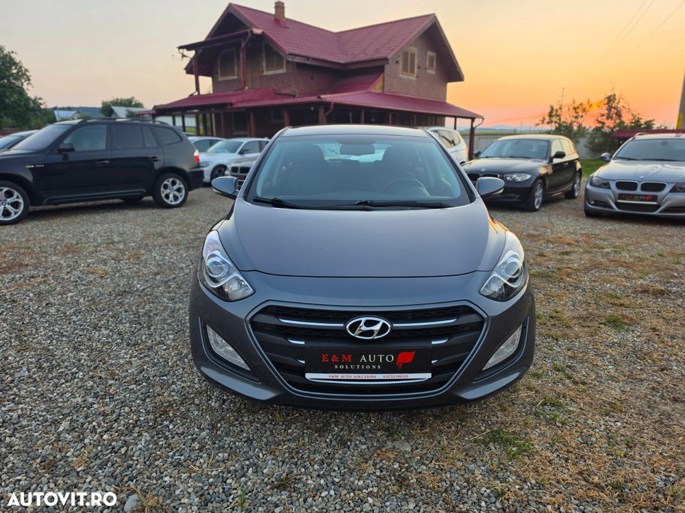 Hyundai i30 blue 1.6 CRDi DCT Passion - 1
