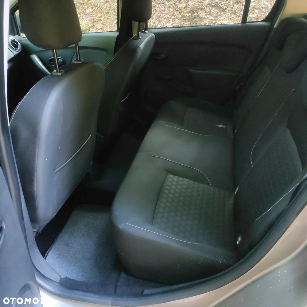 Dacia Logan dCi 90 S&S Celebration - 9