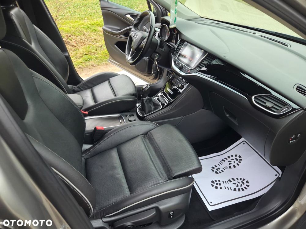 Opel Astra 1.4 Turbo 120 Jahre - 18