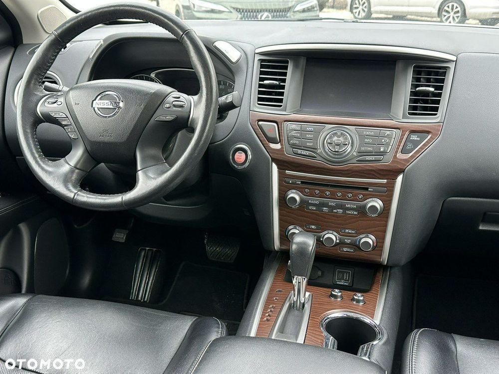 Nissan Pathfinder - 27