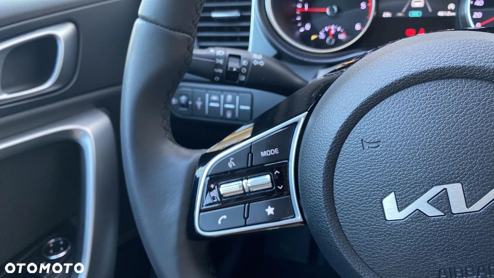 Kia Ceed - 4