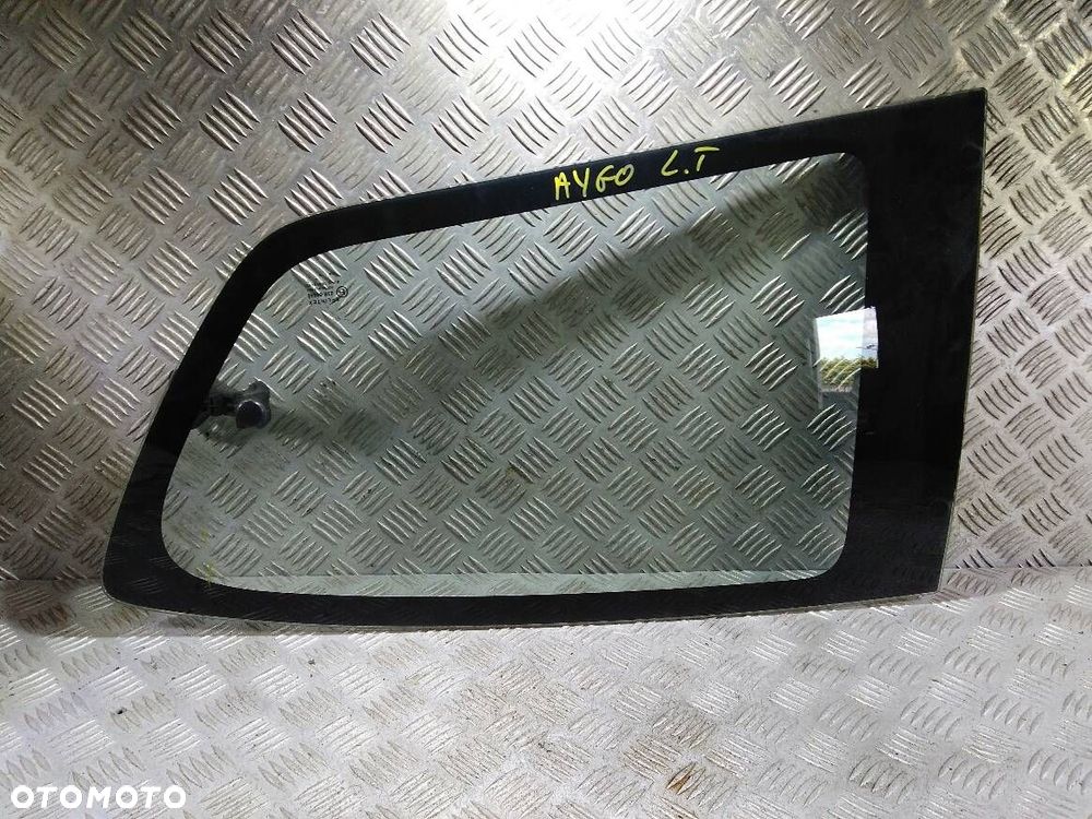 SZYBA TYLNA DRZWI LEWA TYLNA TOYOTA AYGO - 1