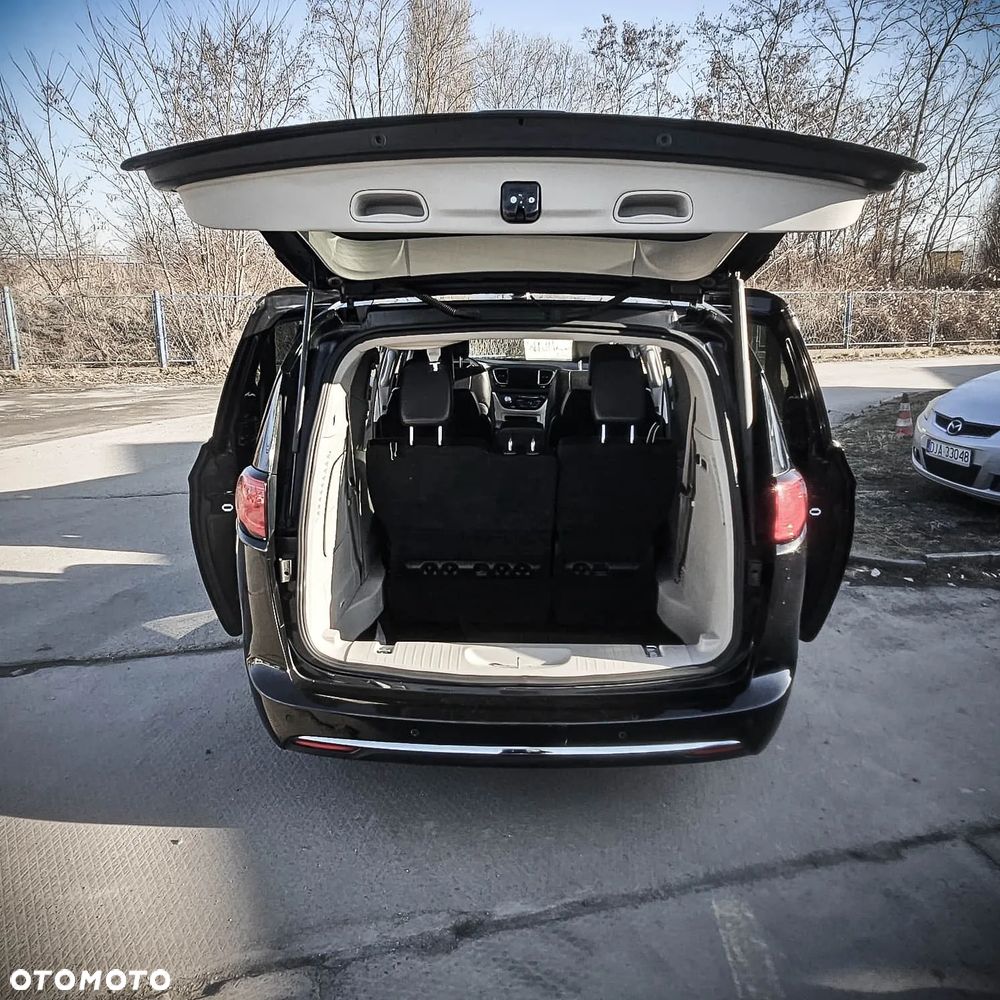 Chrysler Pacifica - 14