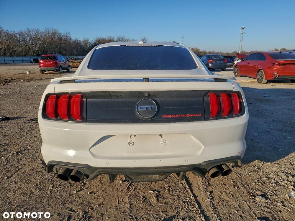 Ford Mustang - 6