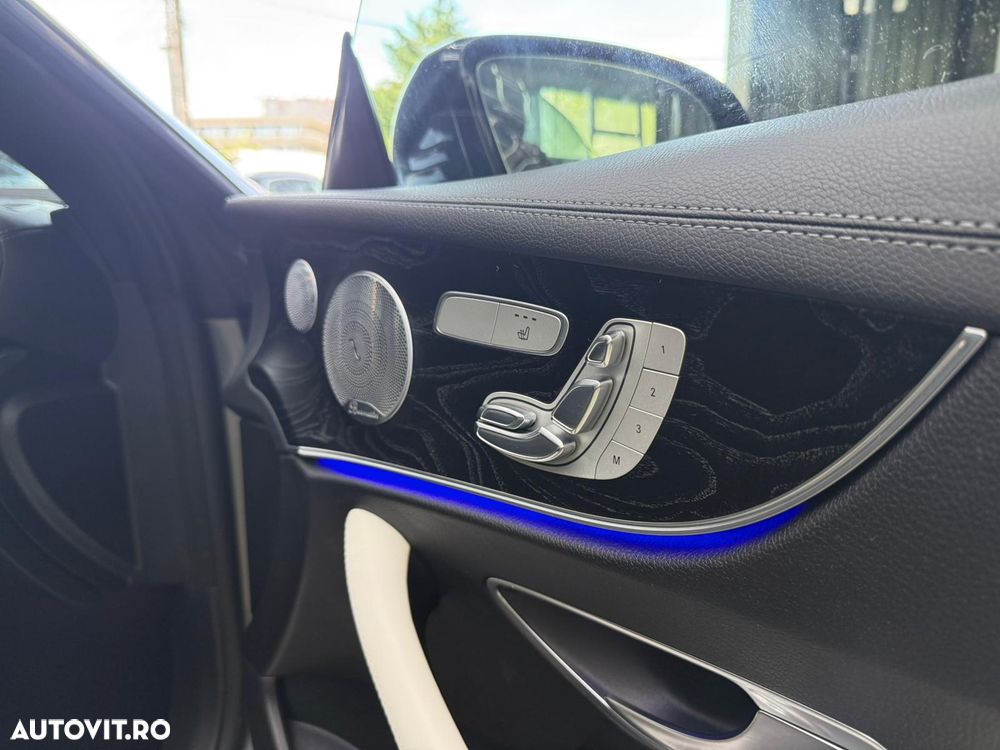 Mercedes-Benz E 400 4Matic 9G-TRONIC AMG Line - 28