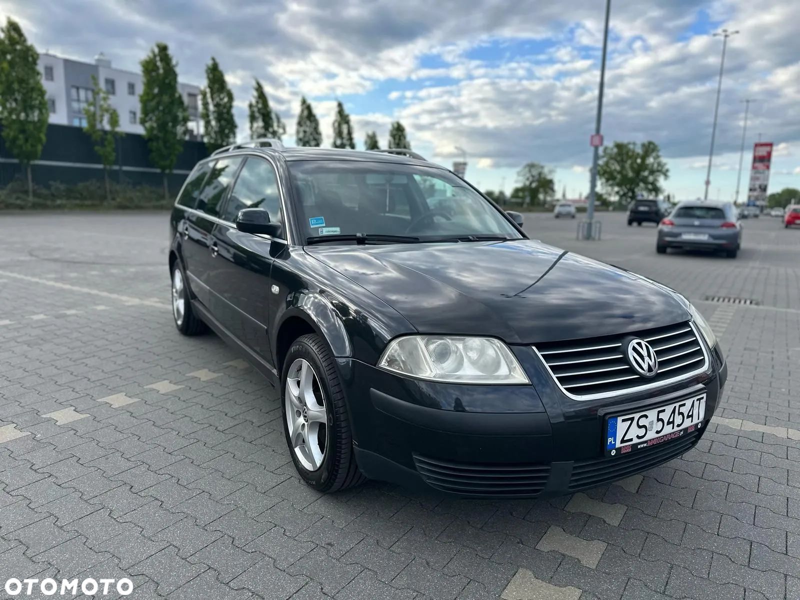 Volkswagen Passat - 1