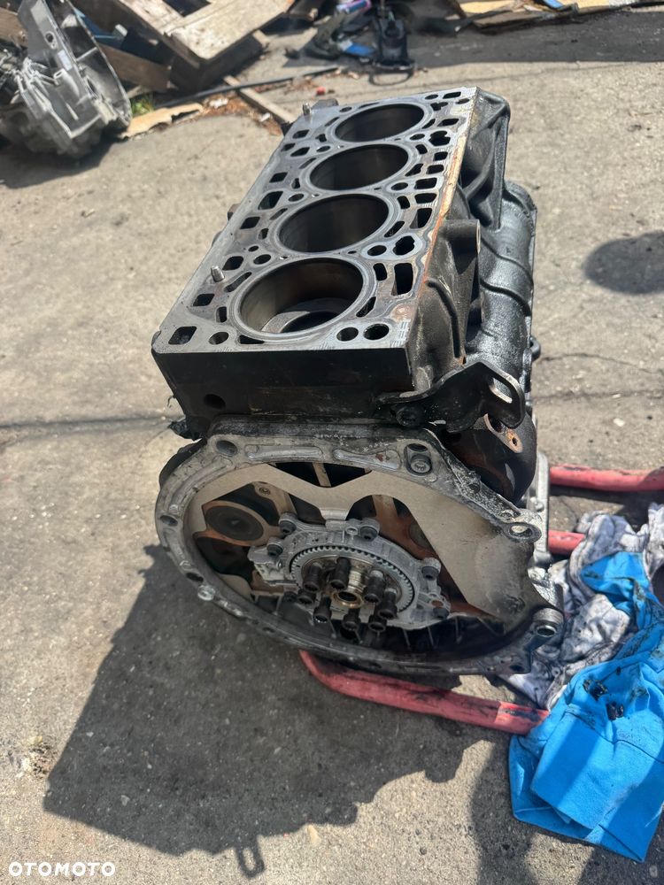 Volkswagen Touran 3 / DXP dół silnika blok wał korby komplet skoda audi 2.0 Tdi blok silnika dół silnika - 1