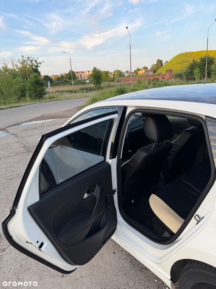Volkswagen Polo - 15