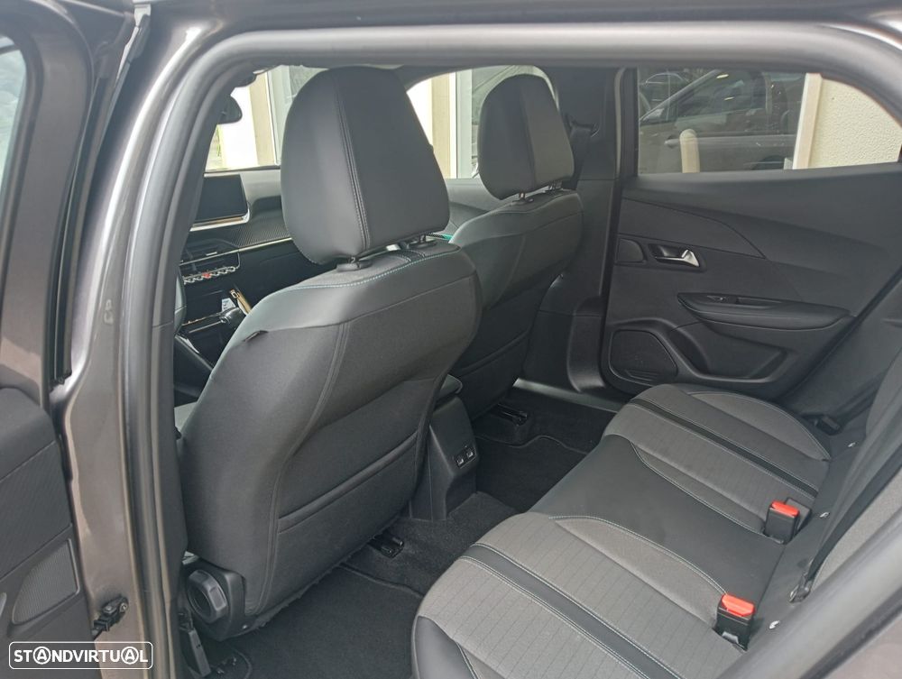 Peugeot 2008 1.2 PureTech Allure - 21