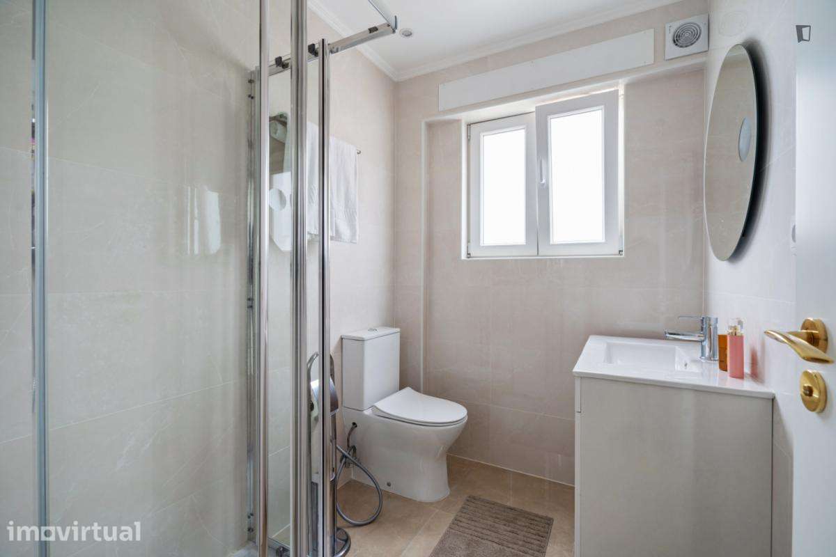Quarto - localizado em Carcavelos Lisbon - Grande imagem: 5/24