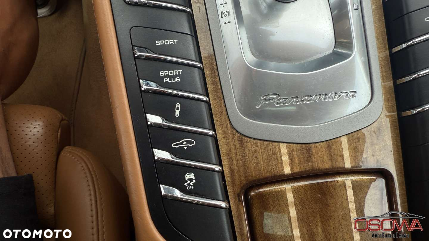 Porsche Panamera - 28