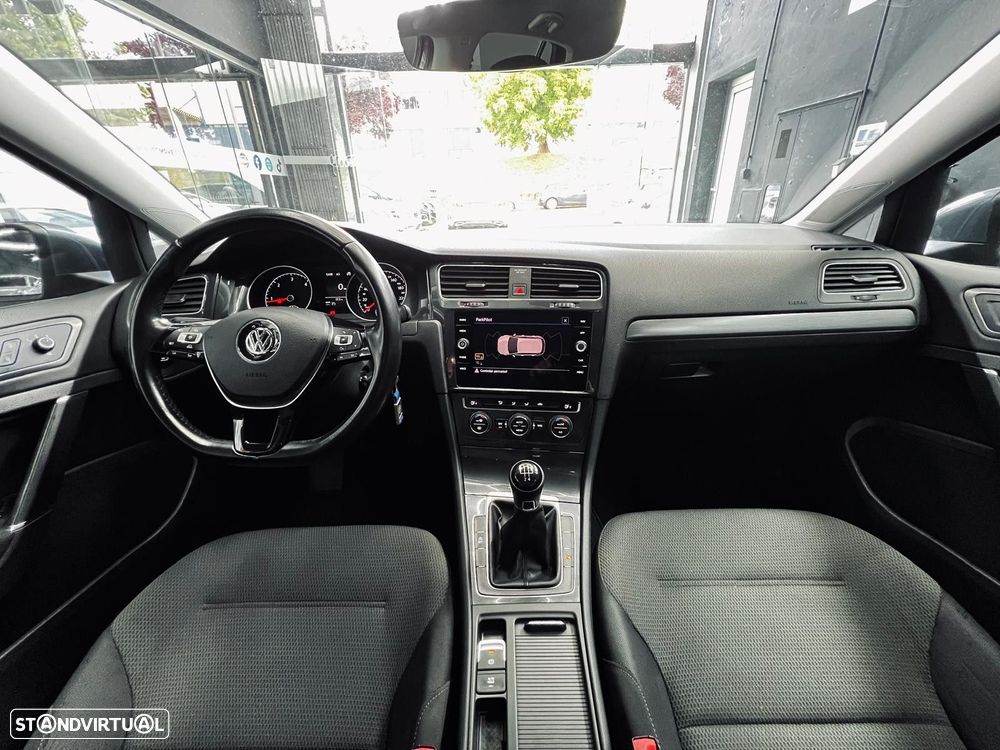 VW Golf 1.6 TDI Confortline - 17