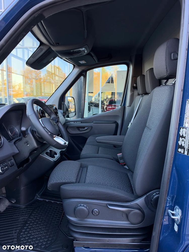 Mercedes-Benz Sprinter - 23