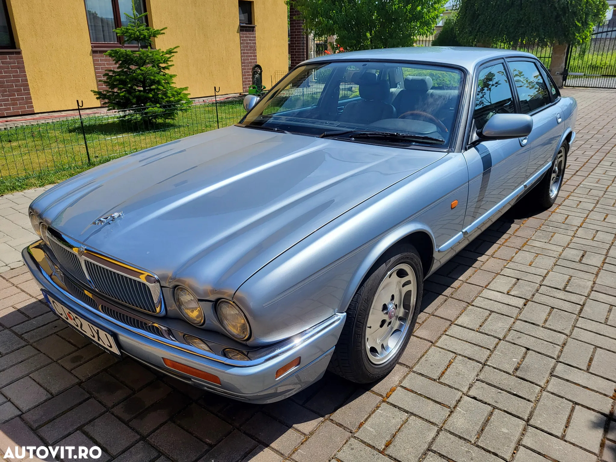 Jaguar XJ - 2
