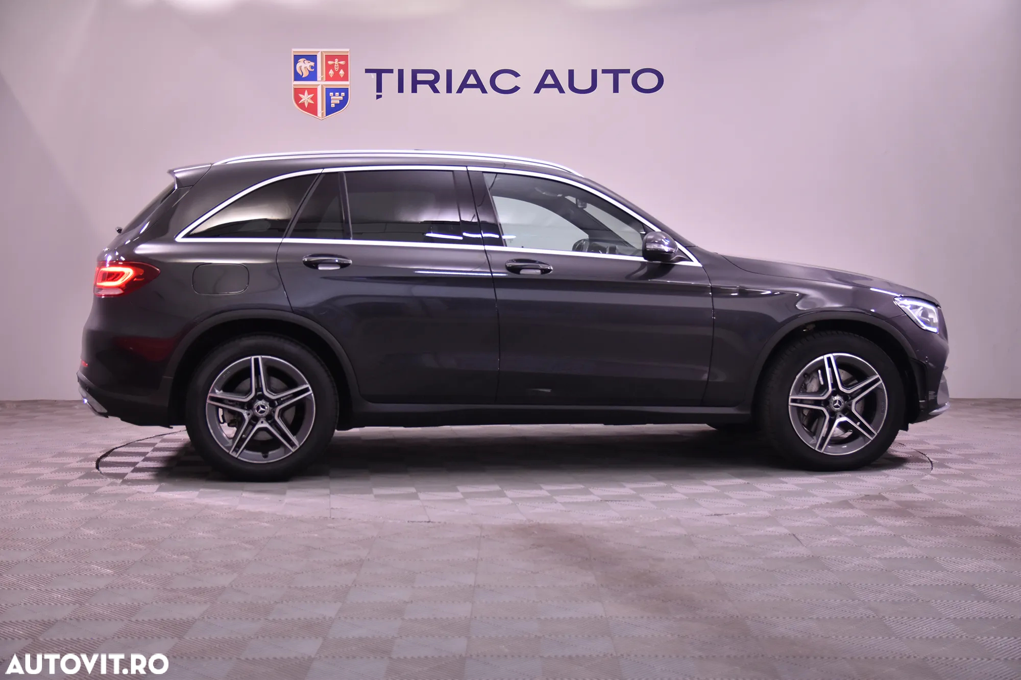 Mercedes-Benz GLC 300 d 4Matic 9G-TRONIC AMG Line - 6