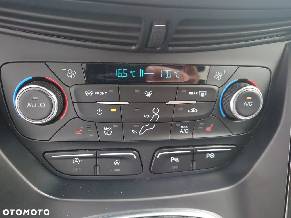 Ford Kuga 2.0 TDCi 2x4 Titanium - 14