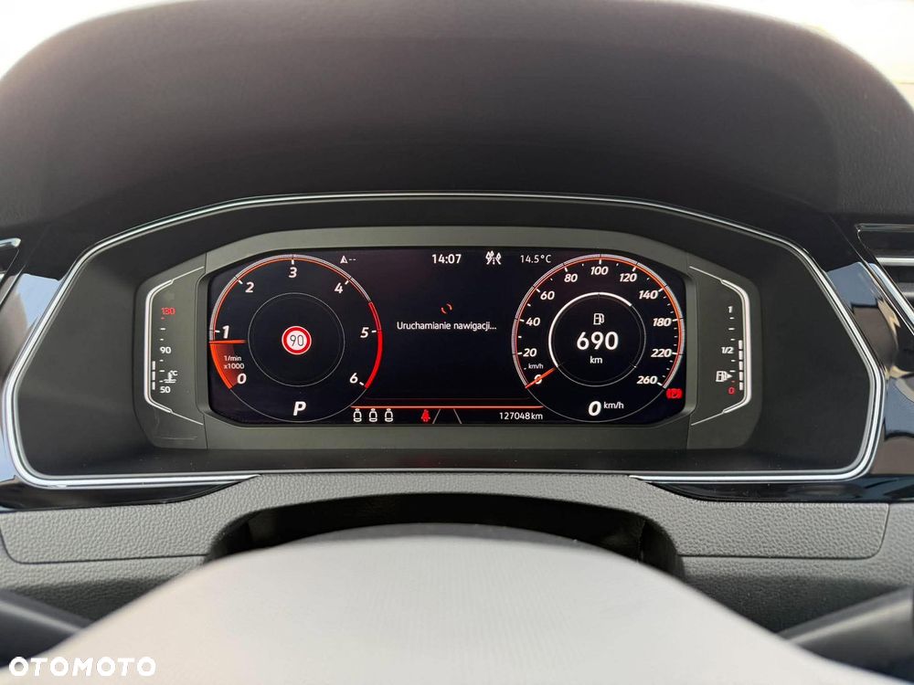 Volkswagen Passat - 21