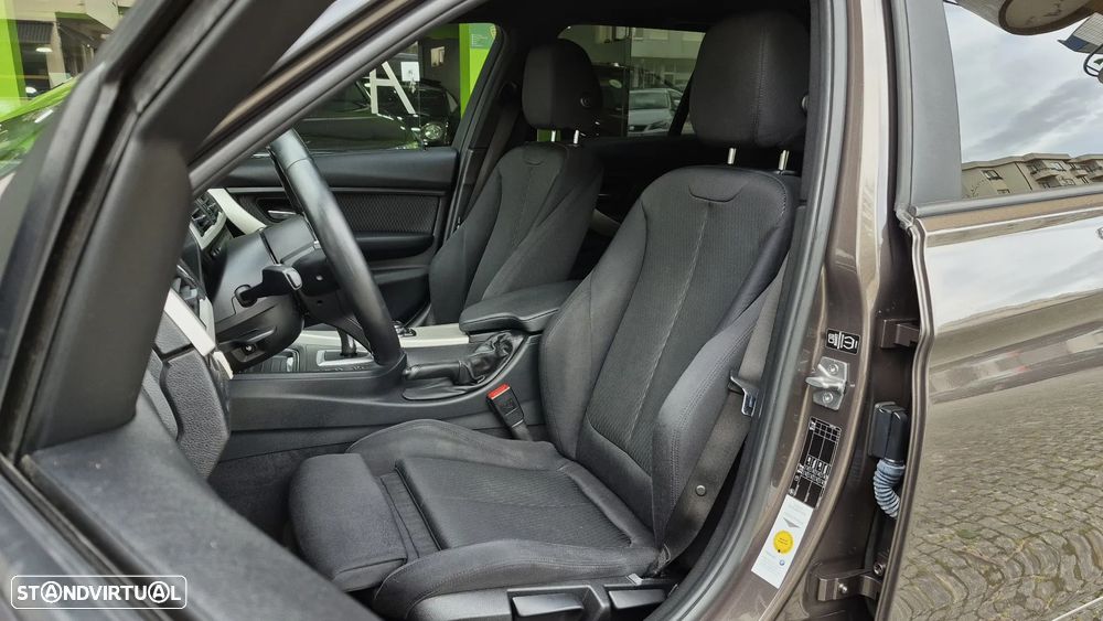 BMW 320 d Sport-Aut. Efficient Dynamics Edition - 19