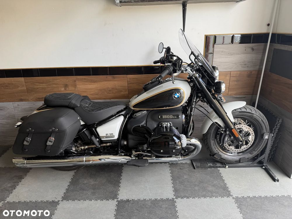 BMW R - 1