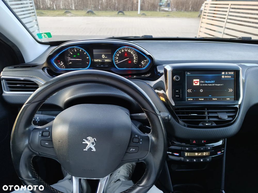 Peugeot 2008 1.2 VTi Allure - 21