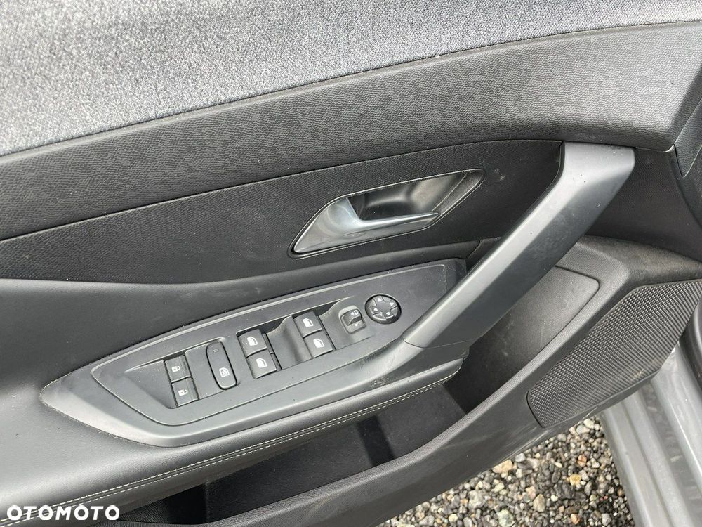 Peugeot 308 - 13