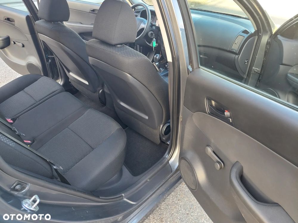 Hyundai i30 1.4 Base + - 17