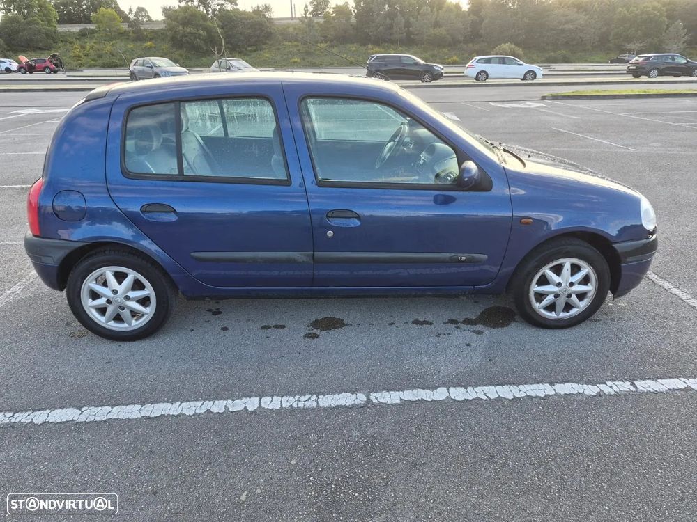 Renault Clio 1.2 RXE - 2
