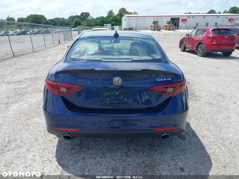 Alfa Romeo Giulia - 6