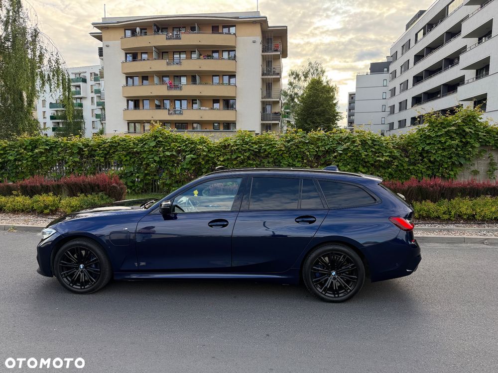 BMW Seria 3 330e M Sport - 12