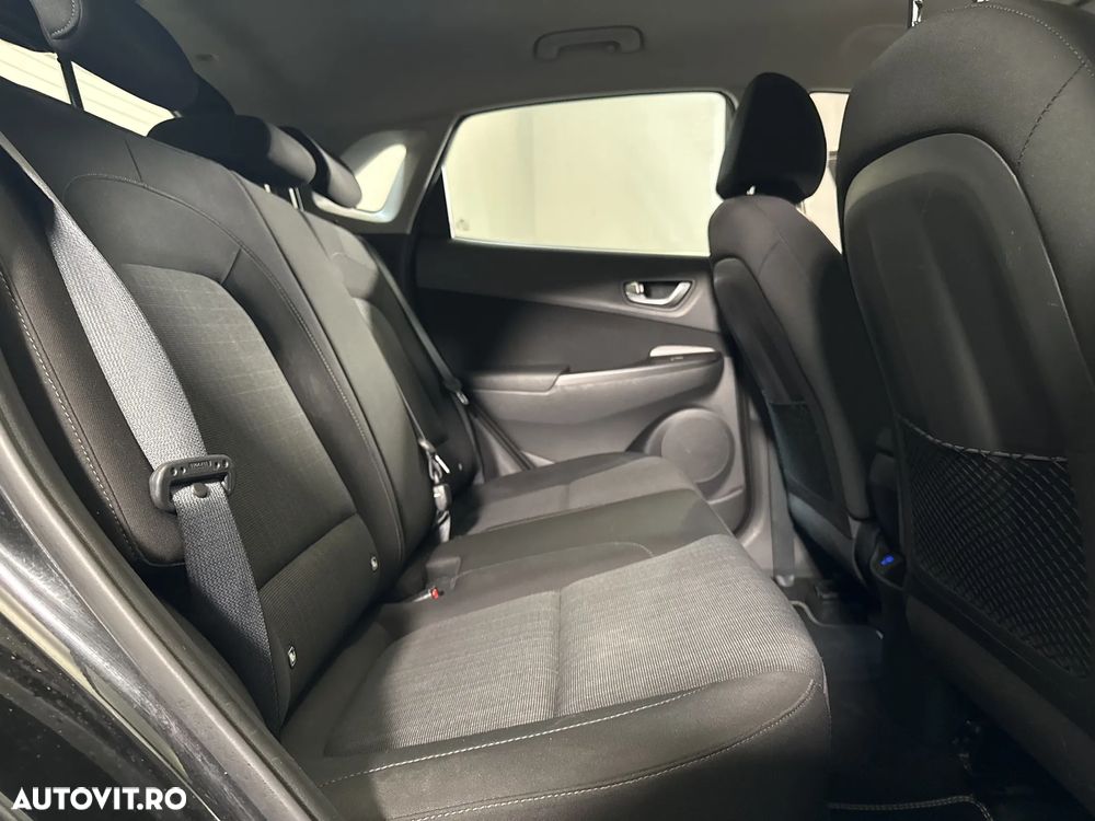 Hyundai KONA - 13
