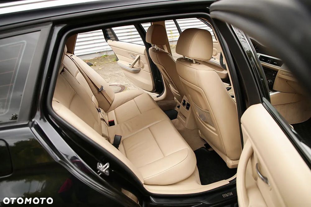 BMW Seria 3 318i - 14